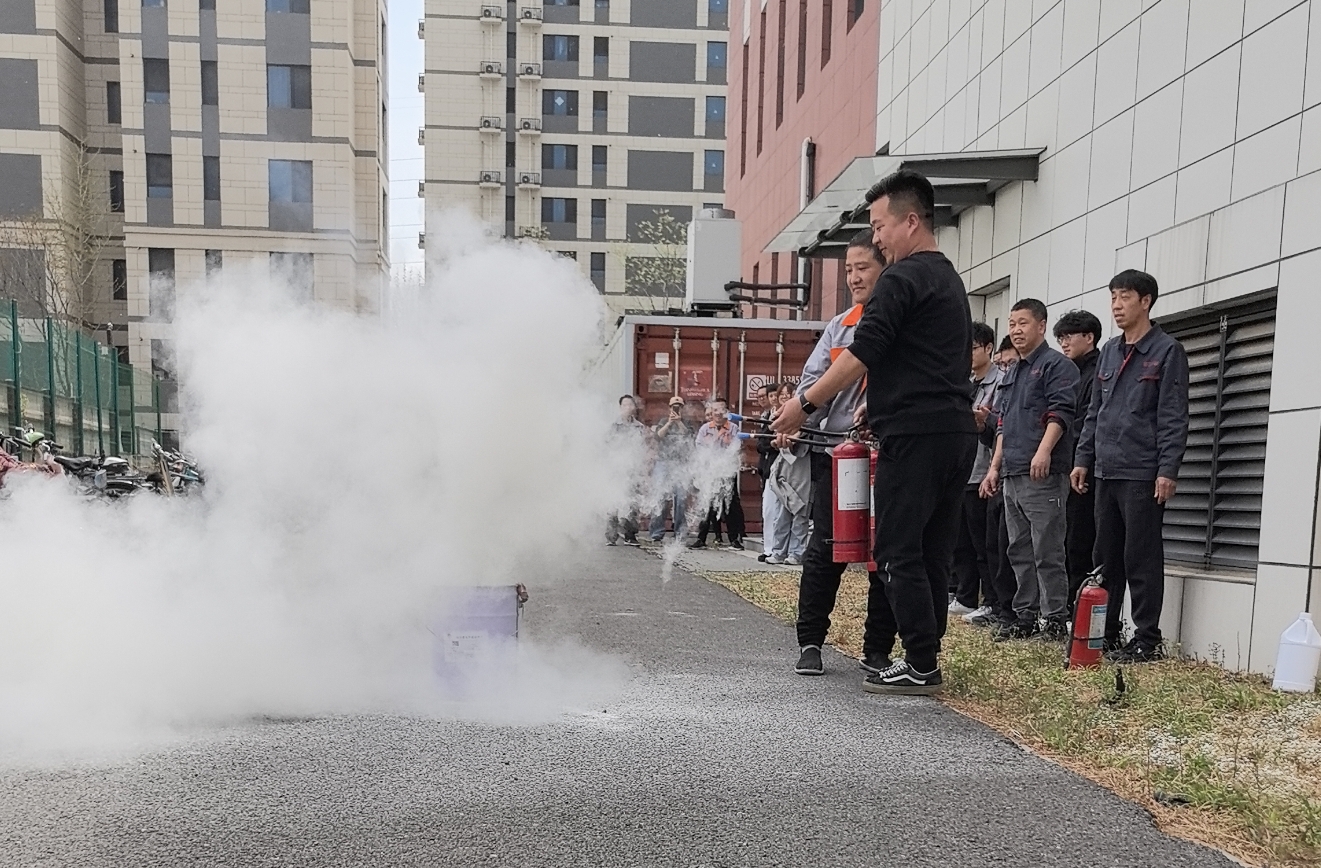 2025年消防演练：筑牢安全防线